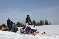 Гонки на снегоходах с компаниями Allied Telesis и Landata